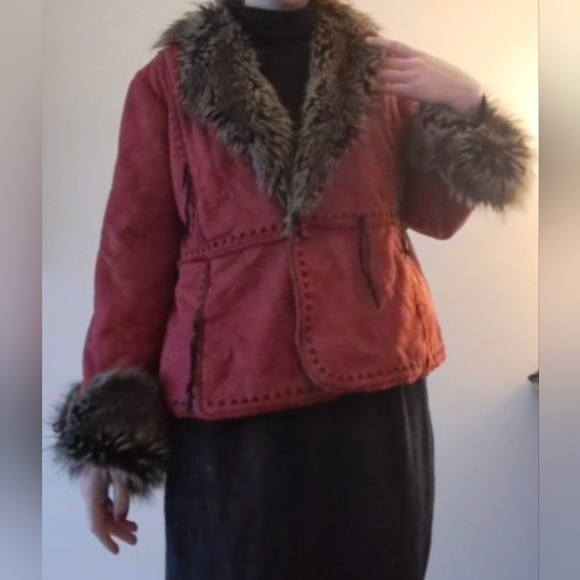 Red faux fur lined jacket - Picture 3 of 4